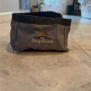 Collapsible dog bowls